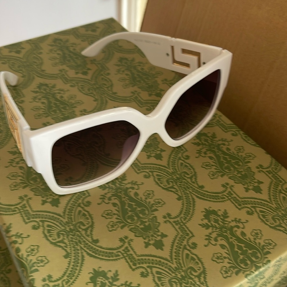 Women sunglasses